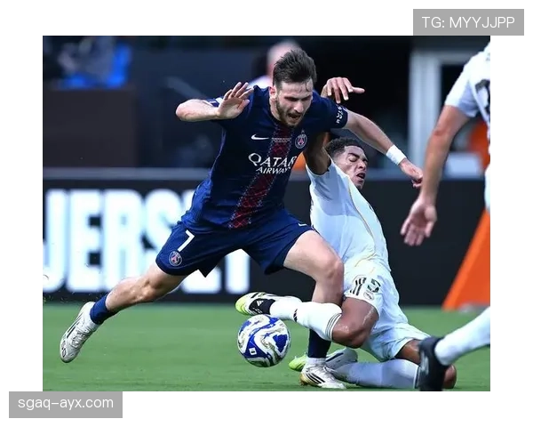 斯卡洛尼引领球队风格蜕变：从防守反击迈向全攻全防，赛场表现惊艳