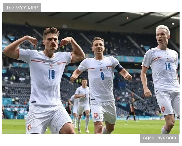 捷克主帅希克近期战术调整与球队表现分析 捷克主帅希克近期战术调整与球队表现分析